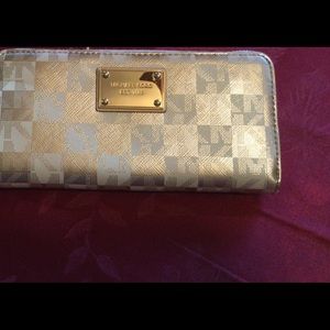 Michael Kors wallet